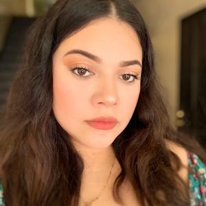 Meet your Posher, Karina